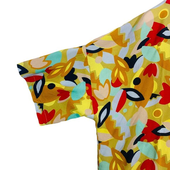 colorful, short-sleeved button-down shirt  woman size medium Twik. - Picture 11 of 15